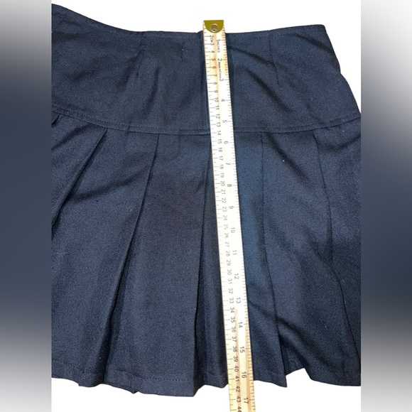 Royal Bones by Dan Goodman Black Pleated Mini Skirt with SILVER chain - Picture 4 of 7